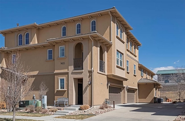 Building Photo - 9420 Loggia St