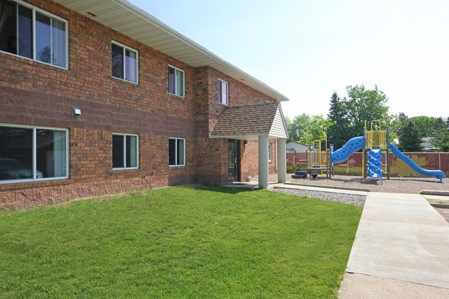 Pineview Manor - Pineview Manor