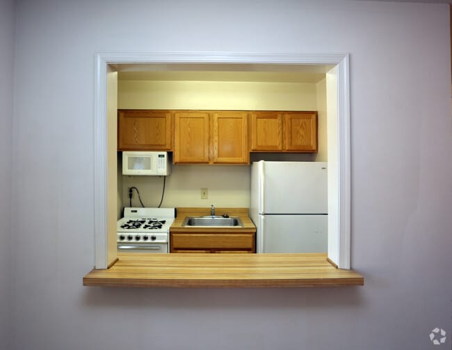 1BR,1BA - The MacArthur Apartments
