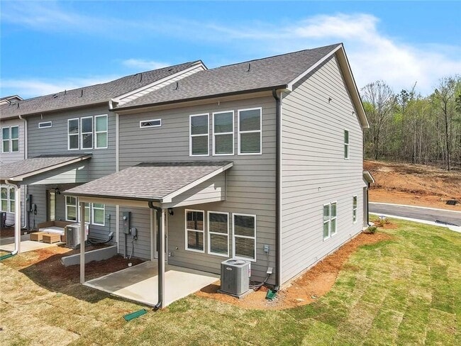 Photo - 374 Mountain Blvd S