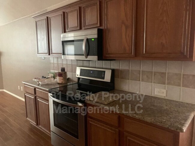Photo - 6000 White Pine Dr