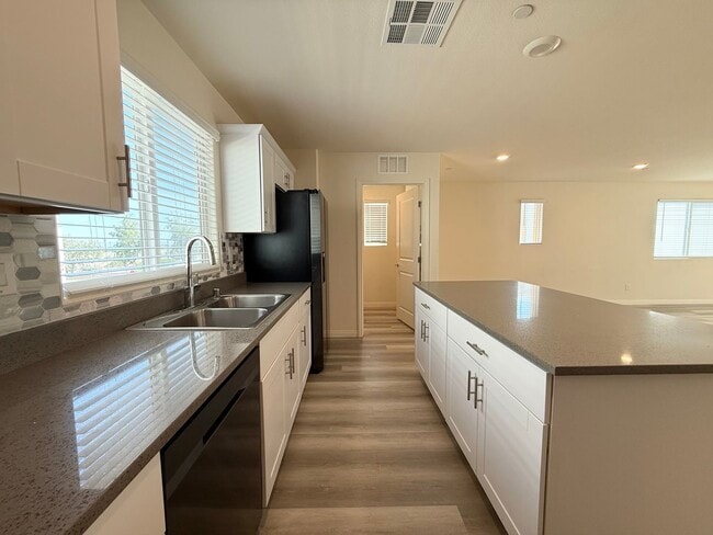 Photo - Modern Townhome Near Lone Mountain | Gated & Pool