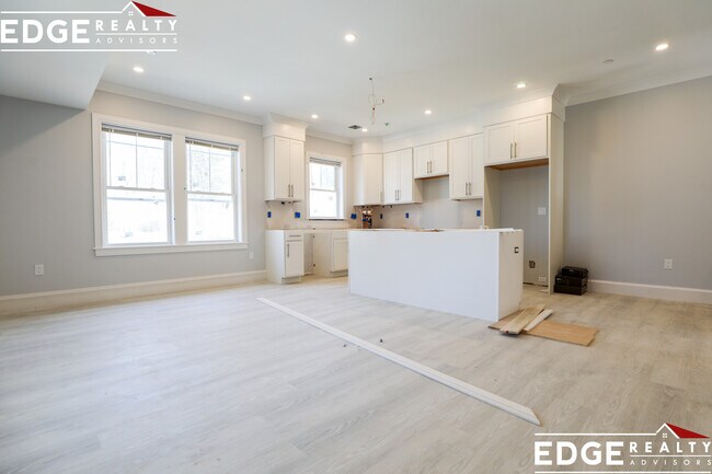 Photo - 2 Oakland St