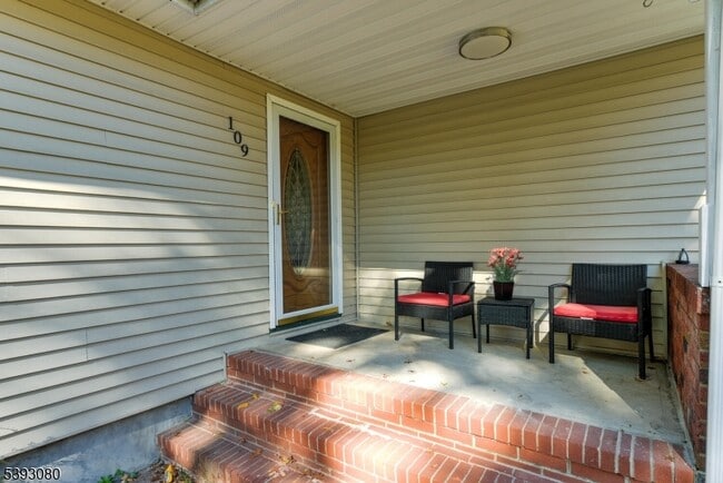 Photo - 109 Edgewood Dr