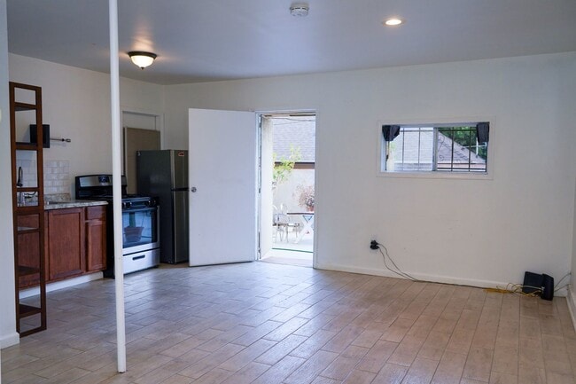 161 1/2 N Hoover St - 161 1/2 N Hoover St Apartamento Unidad 1