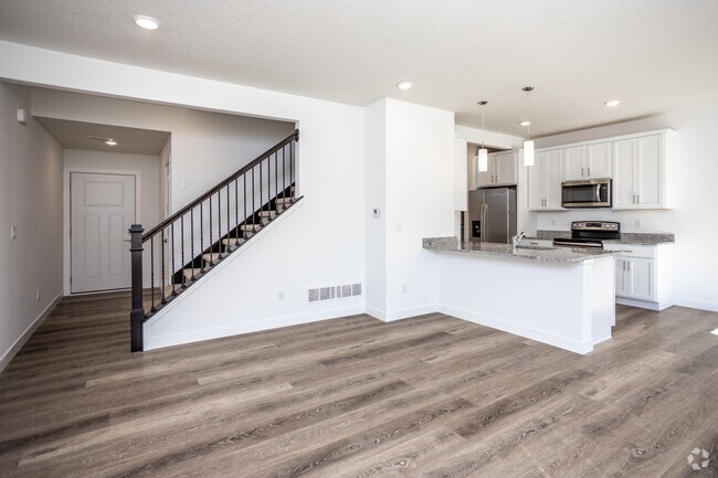 Townhomes at Tanglefoot Crossing - Bettendorf, IA | ForRent.com