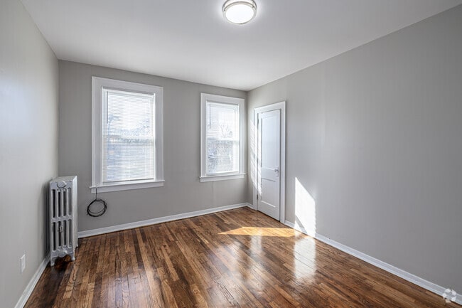 2BR, 1BA - 617SF - Bedroom