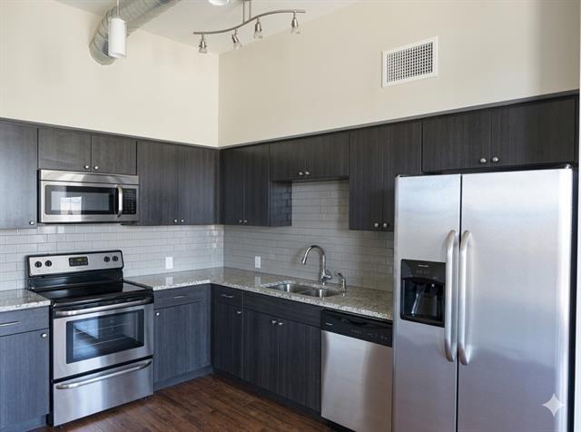Photo - 928 Travis Ave Unit 307