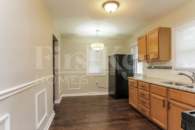 Photo - 21939 Millard Ave