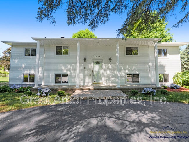 Photo - 3624 Maple Dr