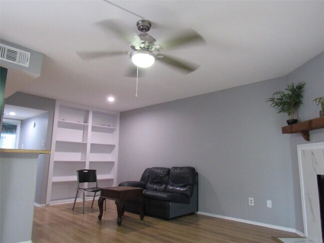 Photo - 6001 Reims Rd Unit 305