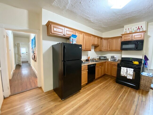 Photo - 97 Calumet St