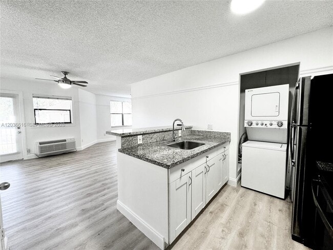 Building Photo - 4581 W McNab Rd Unit 12