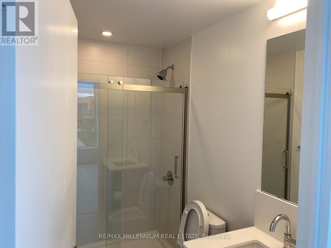 Photo - 681 Yonge St Unit 205