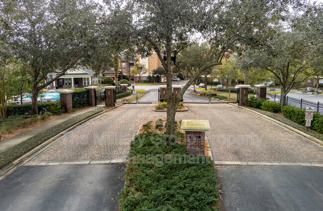 Photo - 4480 Deerwood Lake Pkwy Unidad 241