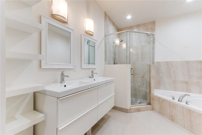 Photo - 623 NE 8th Ave