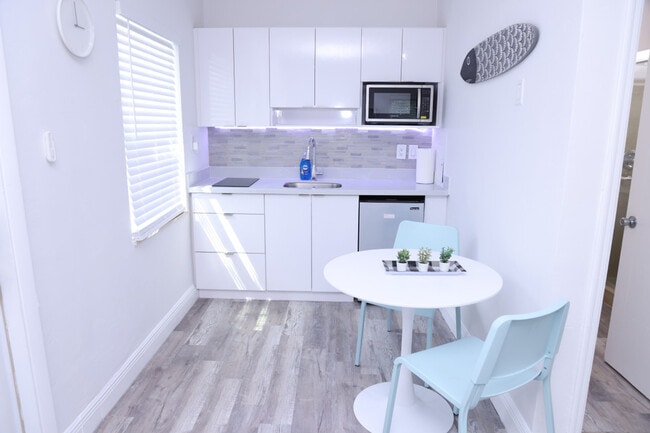 Photo - 1109 Douglas Rd Unidad ID1056523P