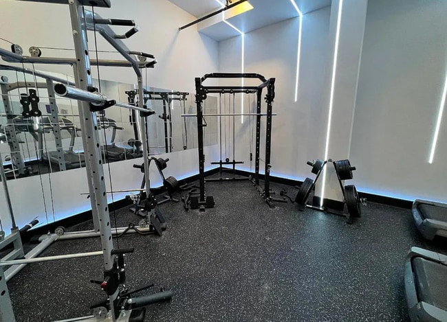 Photo - Ave V Unit B