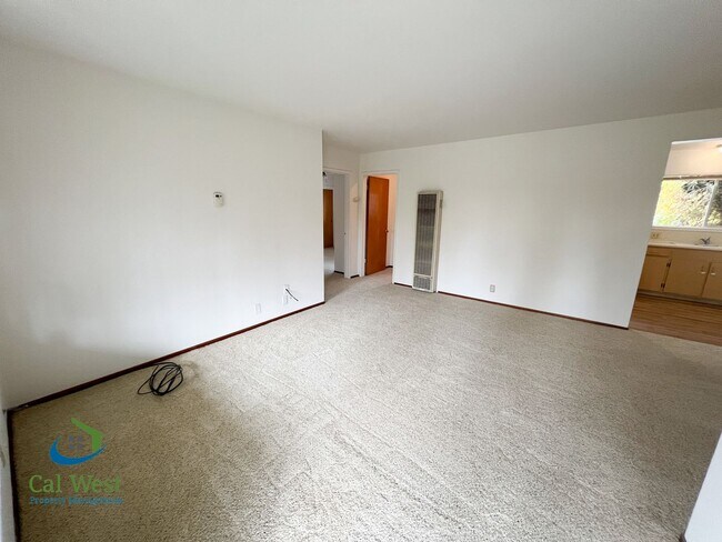 Photo - $2,095 - One Bedroom One Bath Apartment - ... Unidad 6