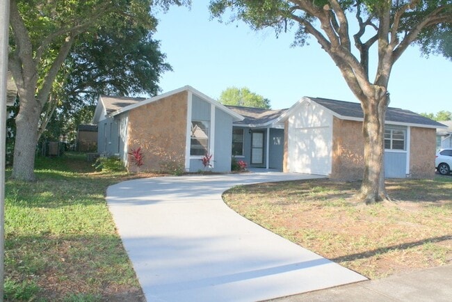 Building Photo - Beautifully updated over size 2 bed 2 bath 1 car garage home!