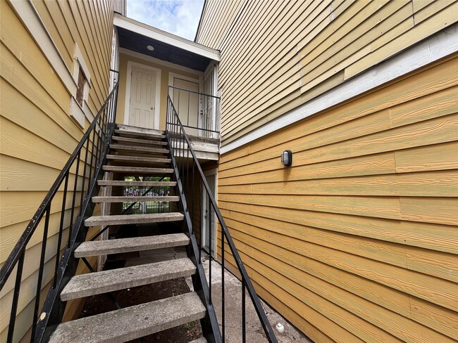 Photo - 8405 Wilcrest Dr Unit 1702