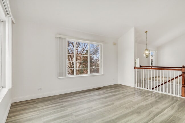 Photo - 714 S Rosehall Ln