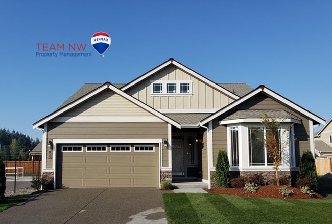 Main floor master suite! 4 bedroom luxury ... - Main floor master suite! 4 bedroom luxury ... House