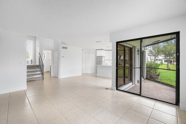 Photo - 439 NW 36th Ave
