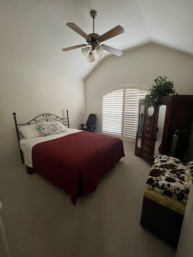 Photo - FULLY FURISHED MID TERM LEASE