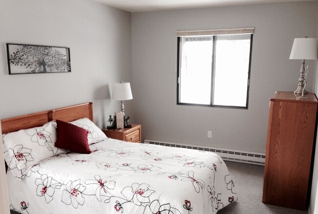 Silver Lake Apartments