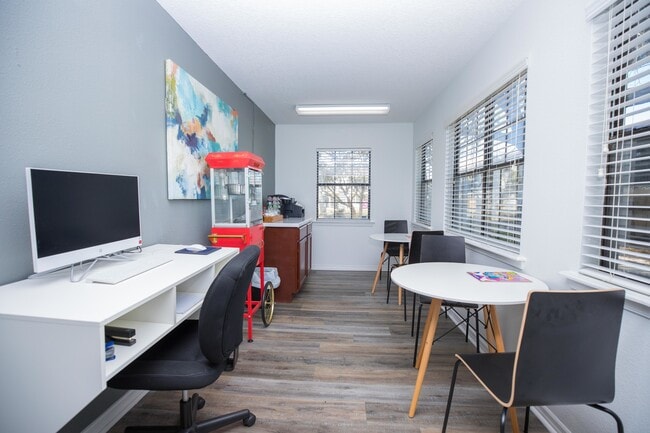 Oakview Landing Apartments