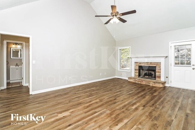 Photo - 5940 Seven Oaks Dr