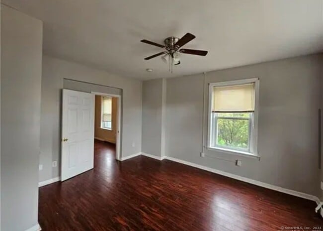 Building Photo - 411 E Main St Rental