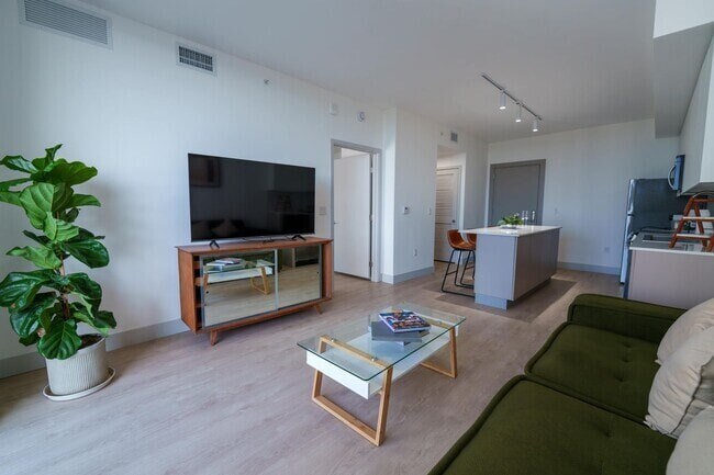 Photo - 1155 NE 126th St