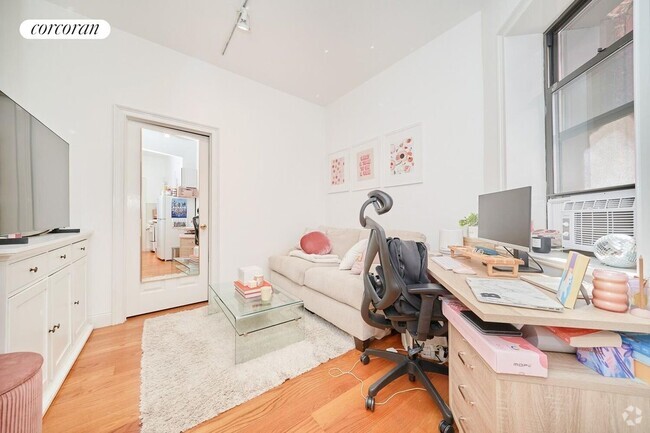 Building Photo - 172 Mulberry St Rental