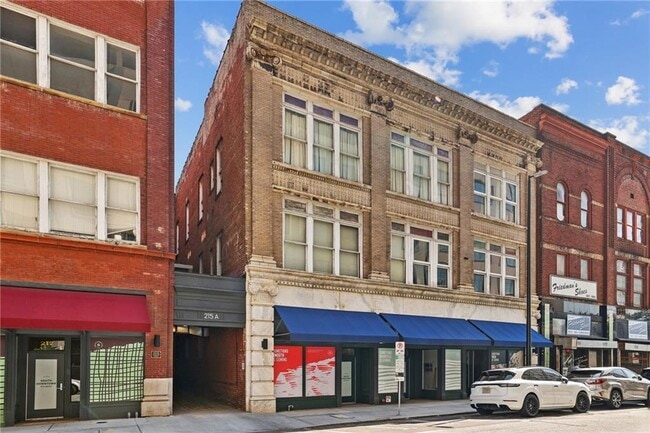 Building Photo - 215 Mitchell St SW Unit 19