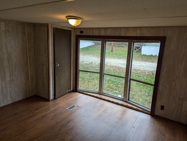 Photo - 45 K and M Way