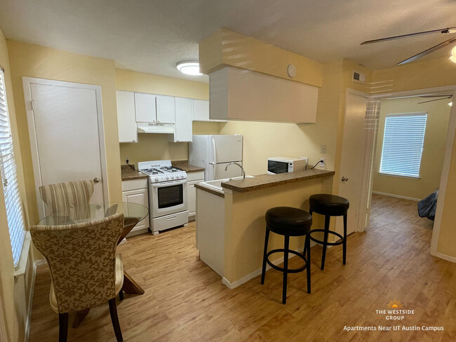 1-Bedroom Unit - Hyde Park Court Apartments