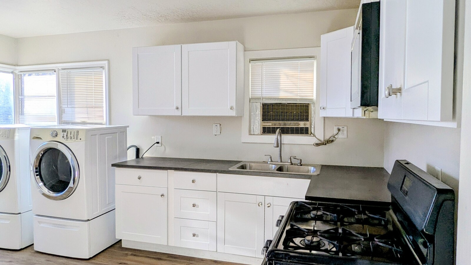 Photo - 426 Navajo St