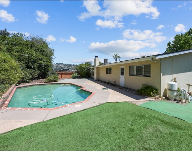 Building Photo - 5318-5320 Brockbank Pl Rental