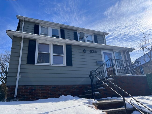 Photo - 2018 Jones Rd Unit 2