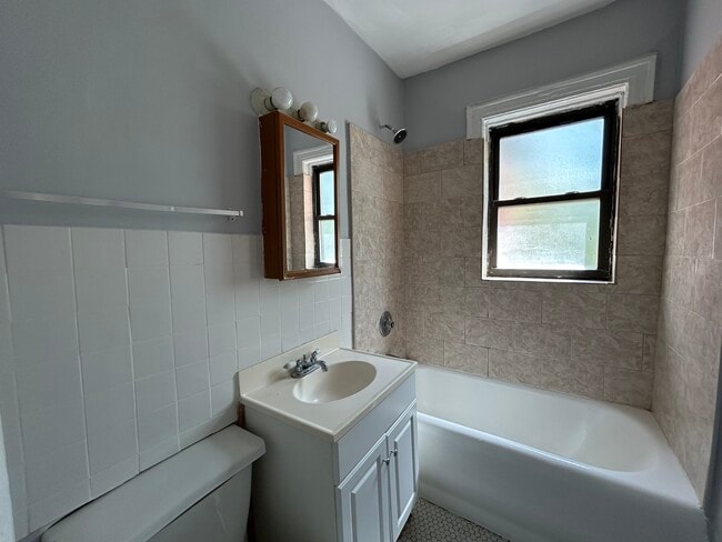 Photo - 6948 N Ashland Ave Unit 3D