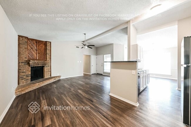 Photo - 1112 Sandalwood Ln