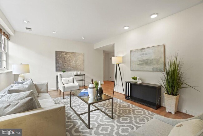 Photo - 2737 Devonshire Pl NW Unit 26