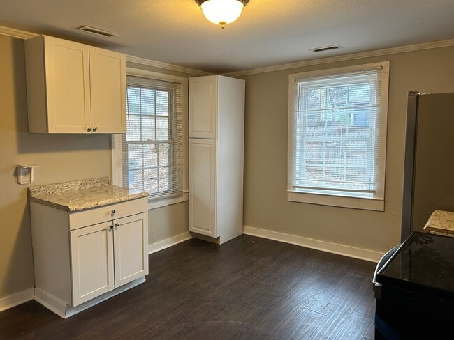 Photo - 3 Bedroom Home in Belmont Community!