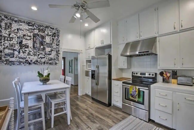 Photo - 1124 Church St