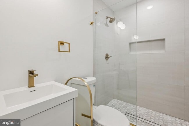 Building Photo - 5034 Florence Ave Unit 1