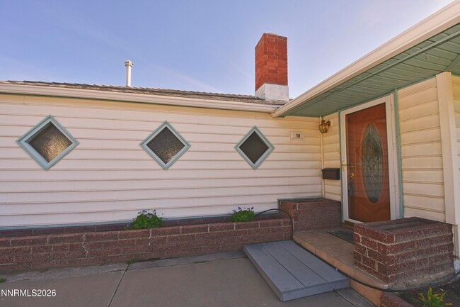 Photo - 10 E J St