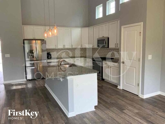 Photo - 447 Stonefield Cir