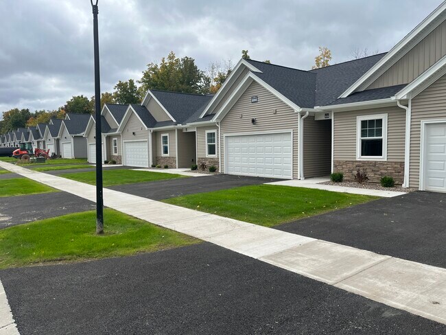 Photo - 2087 Community Ln